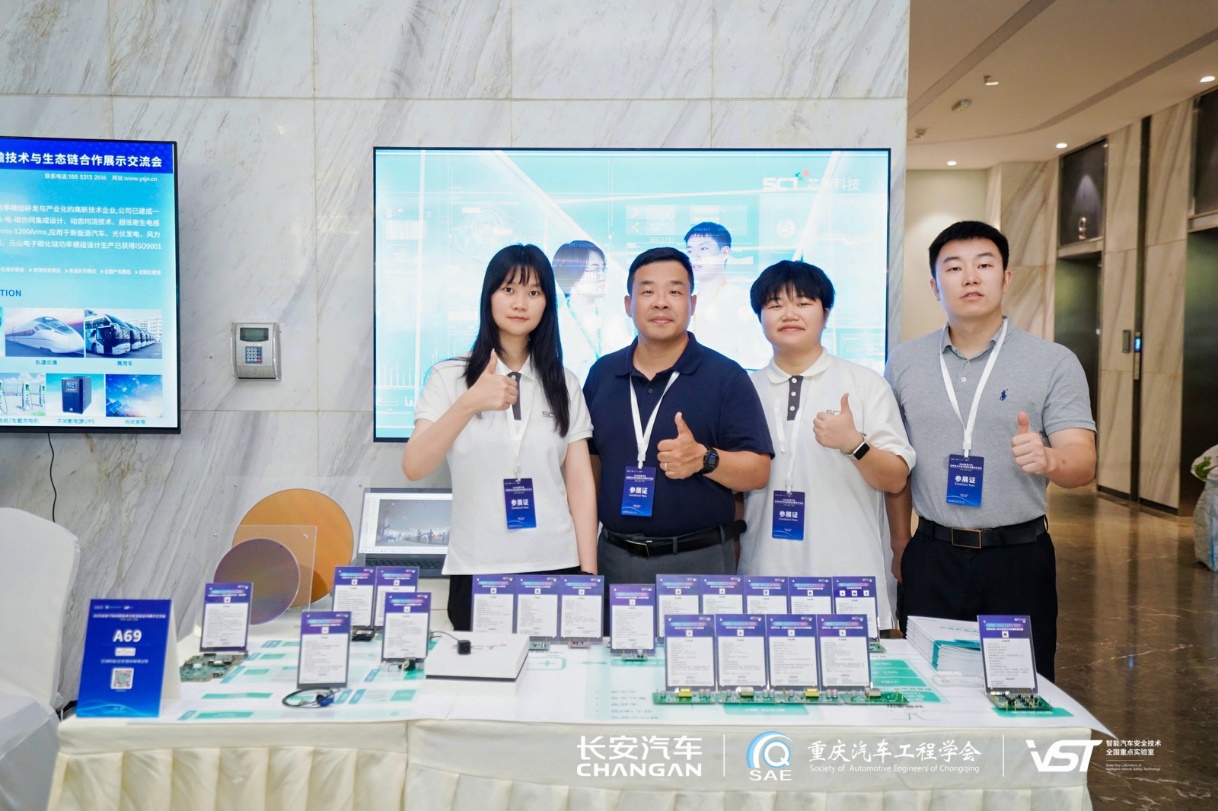 一群人站在桌子前AI 天生的内容可能不准确。。。。。。。